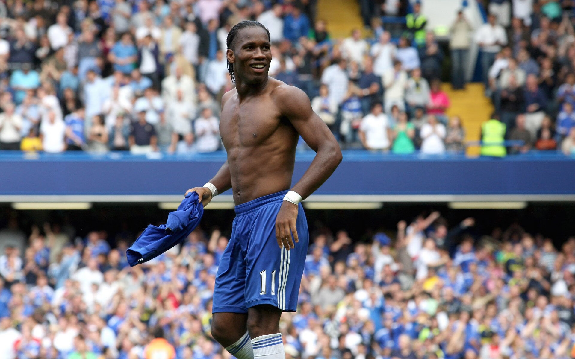 体坛记忆|逆袭名场面!巴赫拉姆耍阴招被扣分,莫里飞膝逆袭引爆全场